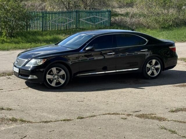 Черный Лексус ЛС, объемом двигателя 4.6 л и пробегом 310 тыс. км за 9000 $, фото 3 на Automoto.ua