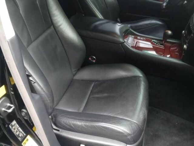 Черный Лексус ЛС, объемом двигателя 4.6 л и пробегом 142 тыс. км за 16000 $, фото 15 на Automoto.ua