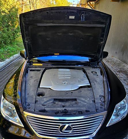 Чорний Лексус ЛС, об'ємом двигуна 4.6 л та пробігом 190 тис. км за 15000 $, фото 4 на Automoto.ua