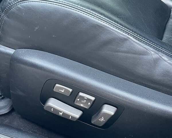 Чорний Лексус ЛС, об'ємом двигуна 4.61 л та пробігом 218 тис. км за 10800 $, фото 9 на Automoto.ua