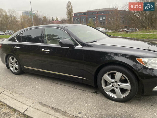 Черный Лексус ЛС, объемом двигателя 4.61 л и пробегом 264 тыс. км за 12000 $, фото 3 на Automoto.ua