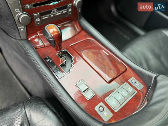 Чорний Лексус ЛС, об'ємом двигуна 4.6 л та пробігом 260 тис. км за 6999 $, фото 36 на Automoto.ua