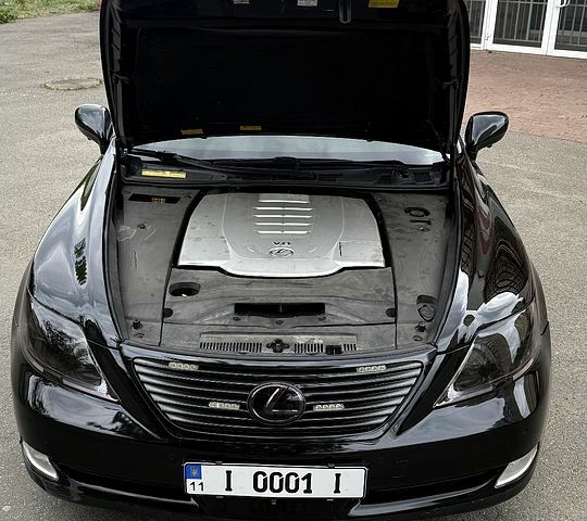 Черный Лексус ЛС, объемом двигателя 4.6 л и пробегом 200 тыс. км за 12221 $, фото 8 на Automoto.ua