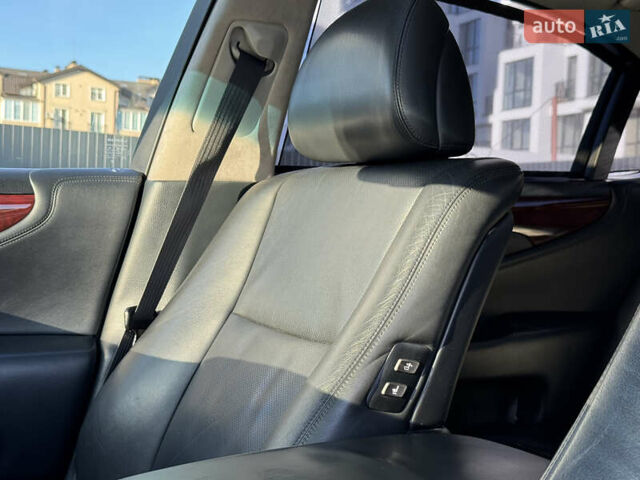 Черный Лексус ЛС, объемом двигателя 4.6 л и пробегом 251 тыс. км за 13500 $, фото 33 на Automoto.ua