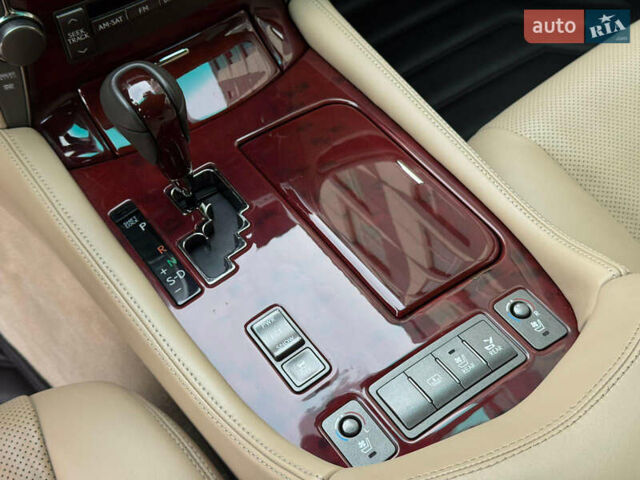 Черный Лексус ЛС, объемом двигателя 4.6 л и пробегом 285 тыс. км за 12999 $, фото 51 на Automoto.ua