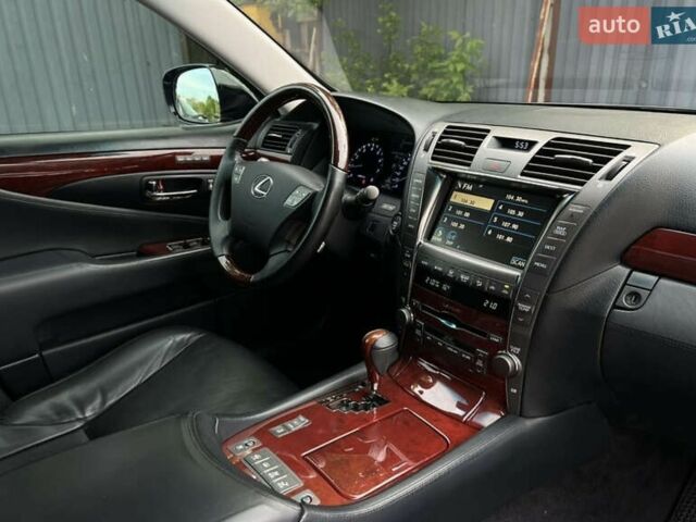 Черный Лексус ЛС, объемом двигателя 4.61 л и пробегом 184 тыс. км за 10700 $, фото 19 на Automoto.ua