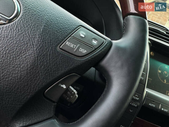 Черный Лексус ЛС, объемом двигателя 4.6 л и пробегом 175 тыс. км за 9900 $, фото 67 на Automoto.ua