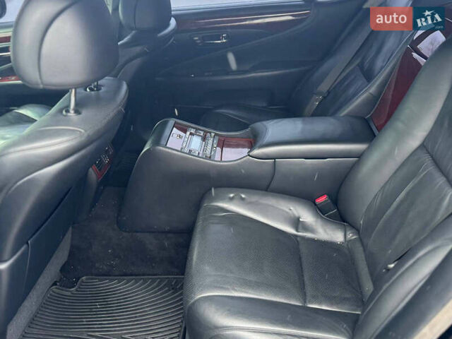 Чорний Лексус ЛС, об'ємом двигуна 4.61 л та пробігом 272 тис. км за 8900 $, фото 25 на Automoto.ua