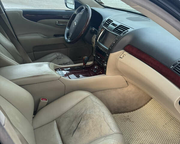 Черный Лексус ЛС, объемом двигателя 4.61 л и пробегом 393 тыс. км за 8500 $, фото 8 на Automoto.ua