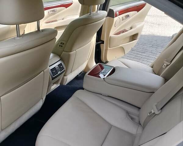 Черный Лексус ЛС, объемом двигателя 4.61 л и пробегом 292 тыс. км за 10500 $, фото 12 на Automoto.ua