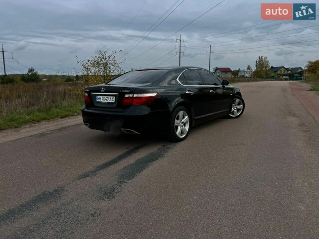 Черный Лексус ЛС, объемом двигателя 4.61 л и пробегом 229 тыс. км за 12000 $, фото 3 на Automoto.ua