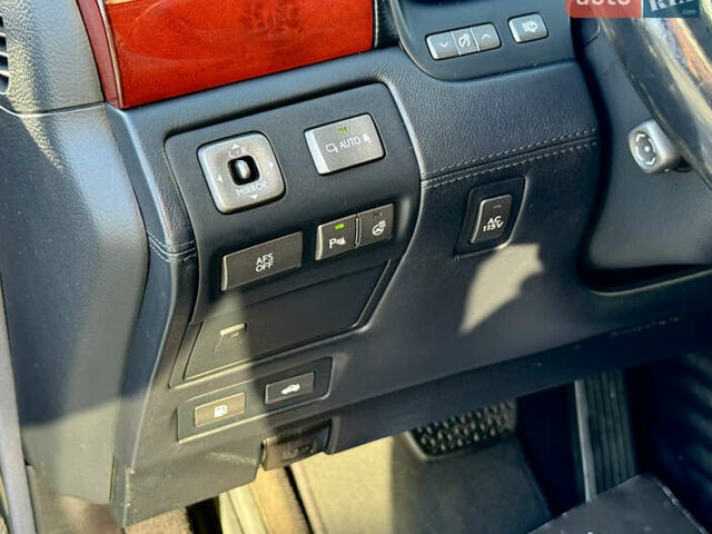 Черный Лексус ЛС, объемом двигателя 4.6 л и пробегом 251 тыс. км за 12500 $, фото 46 на Automoto.ua