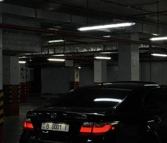 Черный Лексус ЛС, объемом двигателя 4.6 л и пробегом 280 тыс. км за 14049 $, фото 2 на Automoto.ua