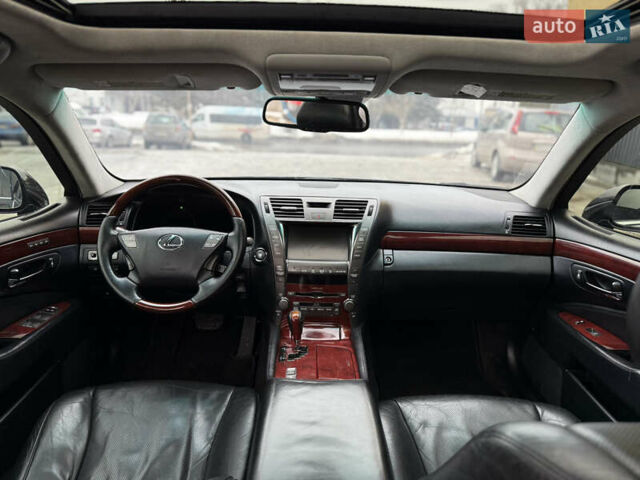 Чорний Лексус ЛС, об'ємом двигуна 4.6 л та пробігом 260 тис. км за 6999 $, фото 22 на Automoto.ua