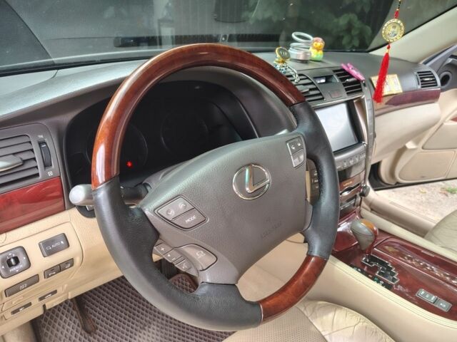 Чорний Лексус ЛС, об'ємом двигуна 4.6 л та пробігом 260 тис. км за 11000 $, фото 13 на Automoto.ua