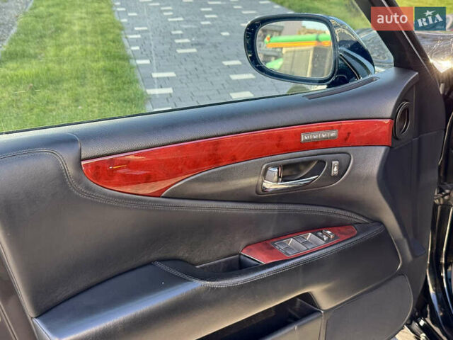 Черный Лексус ЛС, объемом двигателя 4.6 л и пробегом 251 тыс. км за 13500 $, фото 19 на Automoto.ua