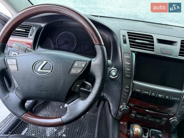 Черный Лексус ЛС, объемом двигателя 4.61 л и пробегом 312 тыс. км за 6300 $, фото 31 на Automoto.ua