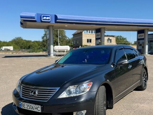 Черный Лексус ЛС, объемом двигателя 4.6 л и пробегом 230 тыс. км за 11982 $, фото 4 на Automoto.ua