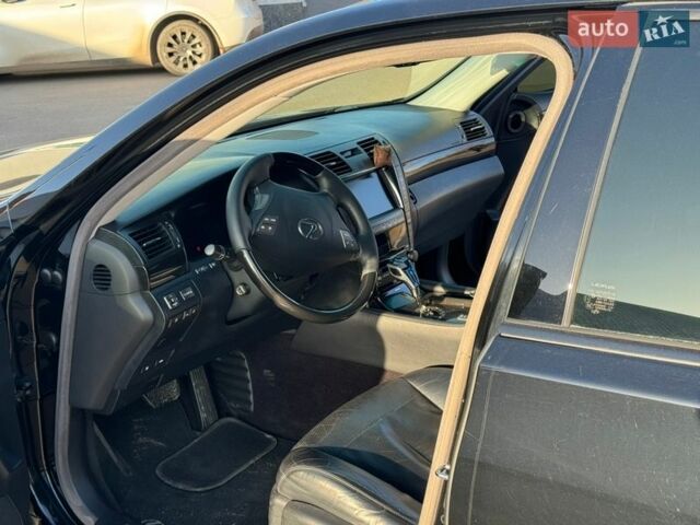 Черный Лексус ЛС, объемом двигателя 4.61 л и пробегом 373 тыс. км за 9300 $, фото 5 на Automoto.ua
