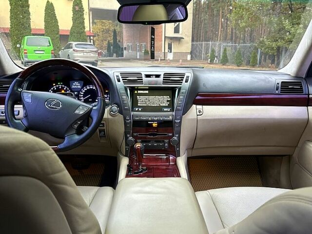 Чорний Лексус ЛС, об'ємом двигуна 4.6 л та пробігом 200 тис. км за 12000 $, фото 8 на Automoto.ua