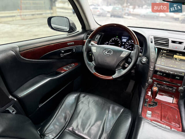 Чорний Лексус ЛС, об'ємом двигуна 4.6 л та пробігом 260 тис. км за 6999 $, фото 27 на Automoto.ua