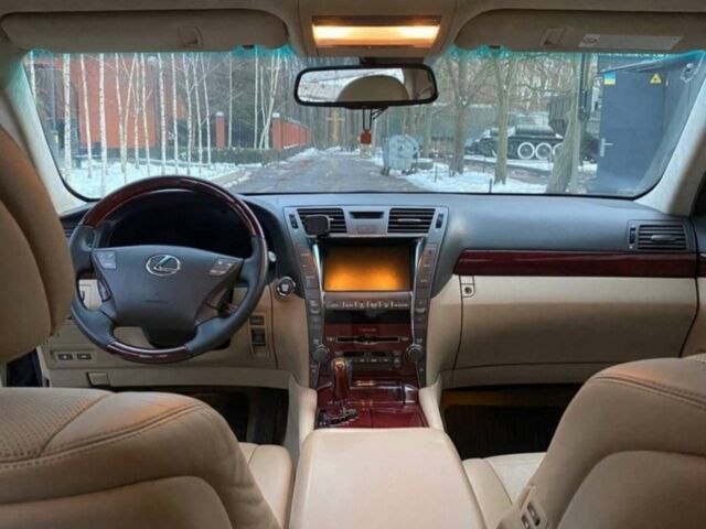 Черный Лексус ЛС, объемом двигателя 4.6 л и пробегом 130 тыс. км за 14000 $, фото 9 на Automoto.ua
