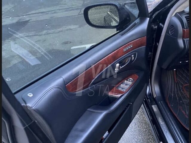 Черный Лексус ЛС, объемом двигателя 4.6 л и пробегом 250 тыс. км за 7800 $, фото 5 на Automoto.ua