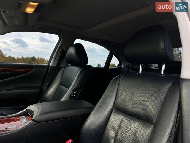 Черный Лексус ЛС, объемом двигателя 4.61 л и пробегом 229 тыс. км за 12000 $, фото 11 на Automoto.ua