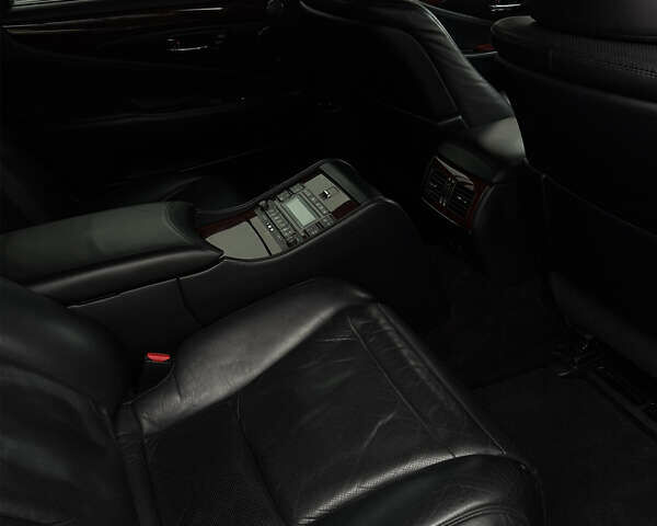 Чорний Лексус ЛС, об'ємом двигуна 4.61 л та пробігом 275 тис. км за 9900 $, фото 11 на Automoto.ua