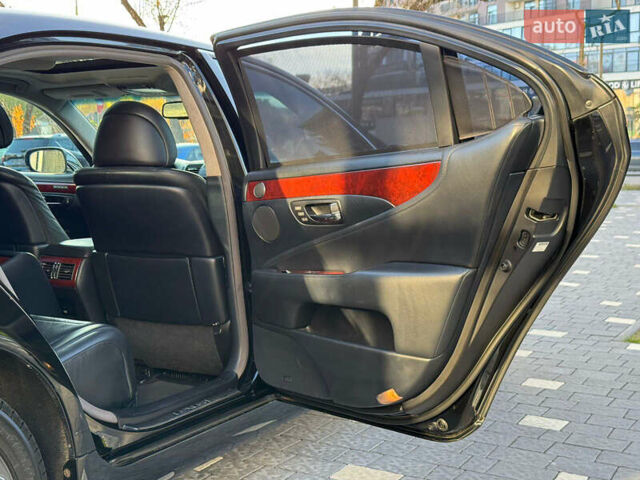 Чорний Лексус ЛС, об'ємом двигуна 4.6 л та пробігом 245 тис. км за 12700 $, фото 22 на Automoto.ua