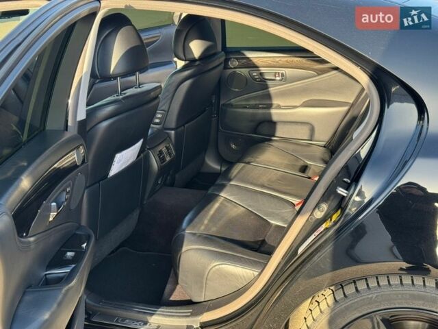 Черный Лексус ЛС, объемом двигателя 4.61 л и пробегом 373 тыс. км за 9300 $, фото 6 на Automoto.ua