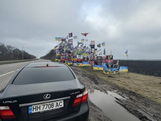 Черный Лексус ЛС, объемом двигателя 4.6 л и пробегом 375 тыс. км за 9800 $, фото 3 на Automoto.ua