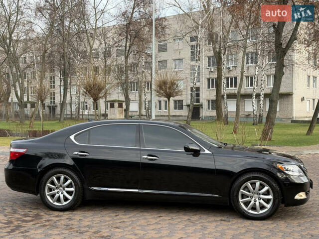 Черный Лексус ЛС, объемом двигателя 4.97 л и пробегом 222 тыс. км за 9900 $, фото 6 на Automoto.ua