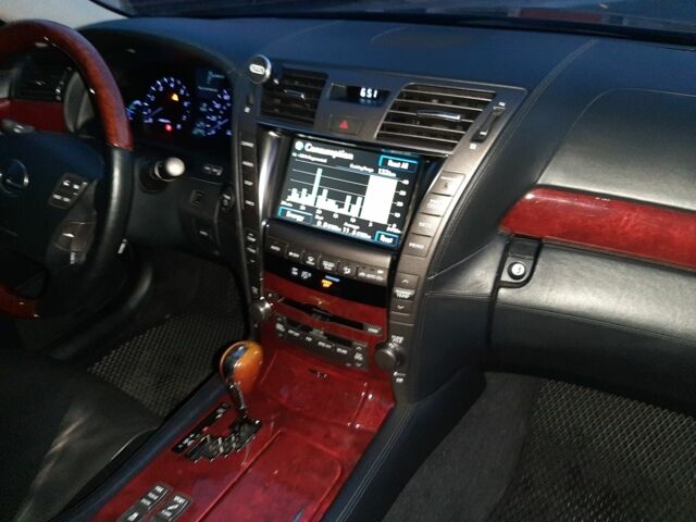 Черный Лексус ЛС, объемом двигателя 5 л и пробегом 229 тыс. км за 10500 $, фото 19 на Automoto.ua