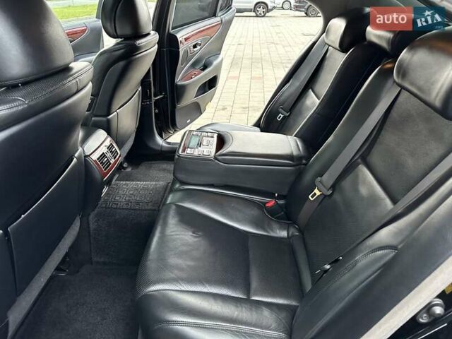 Черный Лексус ЛС, объемом двигателя 4.61 л и пробегом 229 тыс. км за 11500 $, фото 33 на Automoto.ua