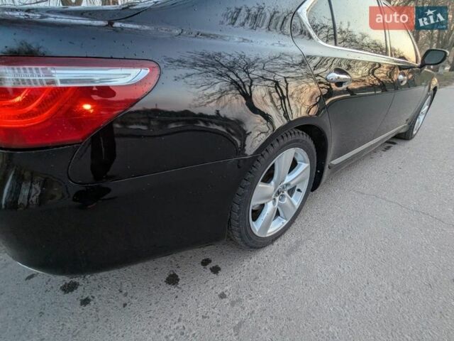 Черный Лексус ЛС, объемом двигателя 4.61 л и пробегом 198 тыс. км за 9400 $, фото 7 на Automoto.ua