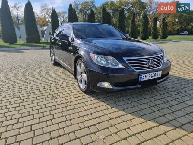 Черный Лексус ЛС, объемом двигателя 4.61 л и пробегом 246 тыс. км за 11500 $, фото 1 на Automoto.ua