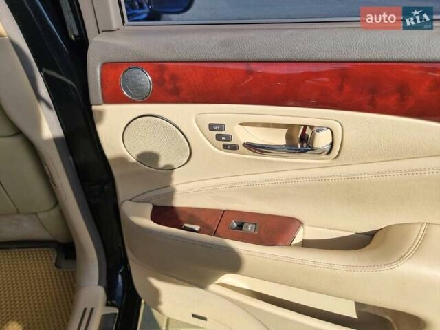 Черный Лексус ЛС, объемом двигателя 4.61 л и пробегом 246 тыс. км за 11500 $, фото 14 на Automoto.ua