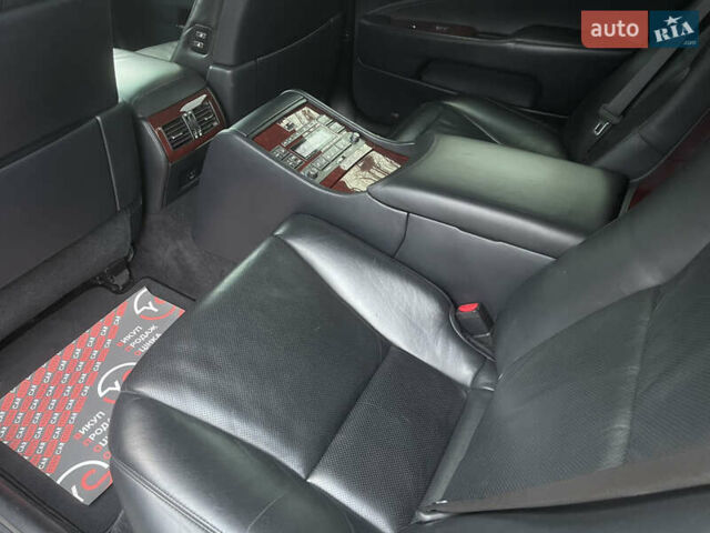 Черный Лексус ЛС, объемом двигателя 4.61 л и пробегом 235 тыс. км за 11999 $, фото 6 на Automoto.ua