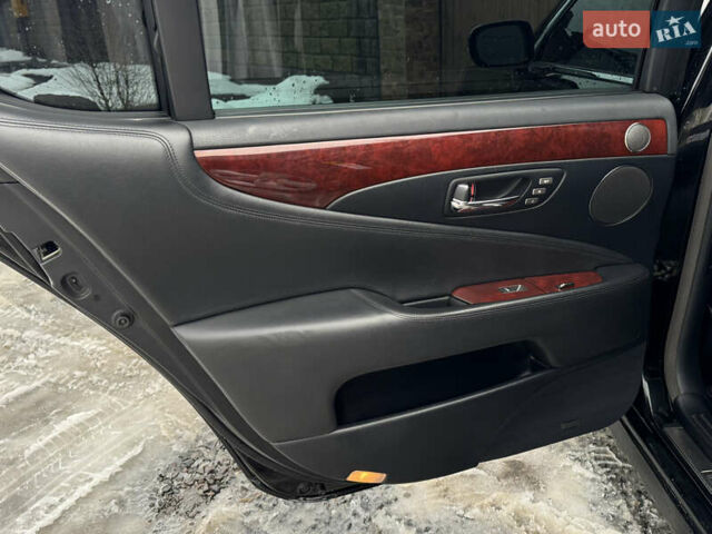 Черный Лексус ЛС, объемом двигателя 4.6 л и пробегом 175 тыс. км за 9900 $, фото 39 на Automoto.ua