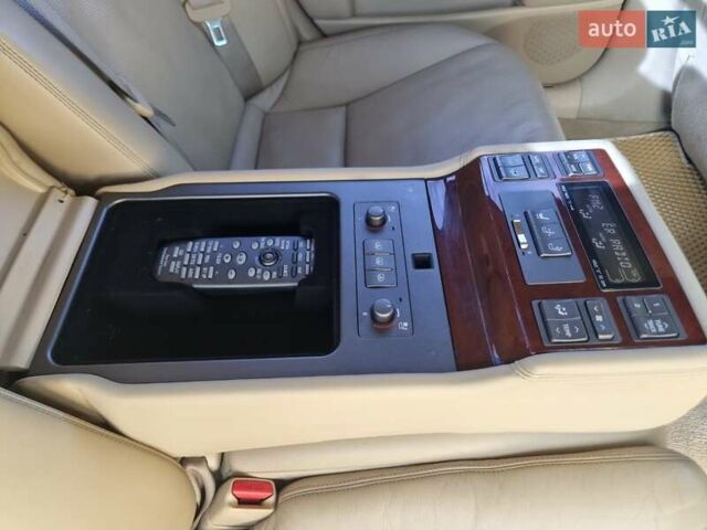 Черный Лексус ЛС, объемом двигателя 4.61 л и пробегом 246 тыс. км за 11500 $, фото 10 на Automoto.ua