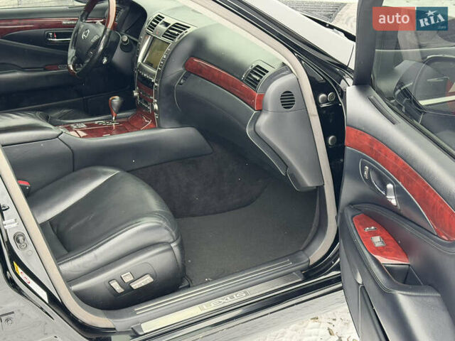 Черный Лексус ЛС, объемом двигателя 4.6 л и пробегом 277 тыс. км за 14999 $, фото 51 на Automoto.ua
