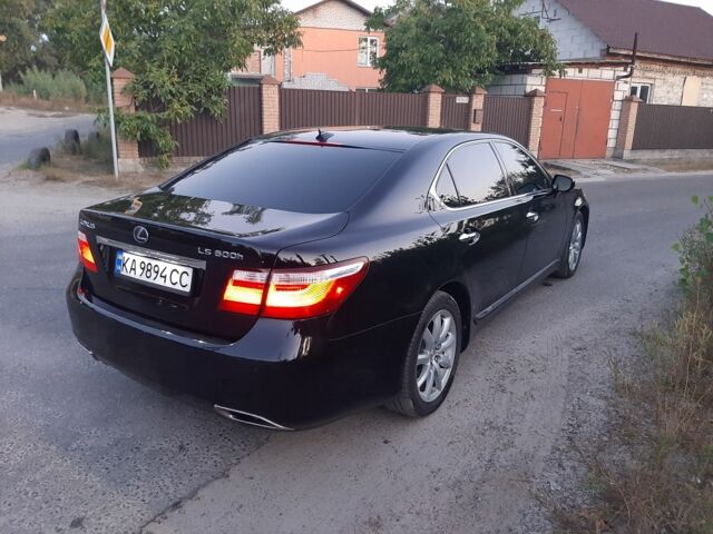 Черный Лексус ЛС, объемом двигателя 5 л и пробегом 229 тыс. км за 10500 $, фото 23 на Automoto.ua