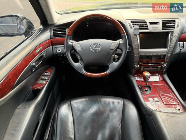 Черный Лексус ЛС, объемом двигателя 4.97 л и пробегом 222 тыс. км за 9900 $, фото 32 на Automoto.ua