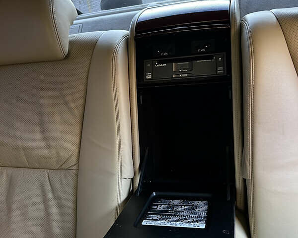 Черный Лексус ЛС, объемом двигателя 4.61 л и пробегом 297 тыс. км за 10000 $, фото 22 на Automoto.ua