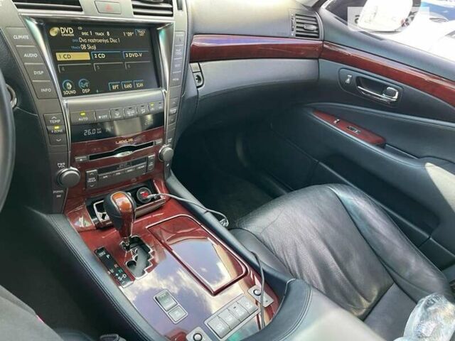 Чорний Лексус ЛС, об'ємом двигуна 4.6 л та пробігом 141 тис. км за 16000 $, фото 5 на Automoto.ua