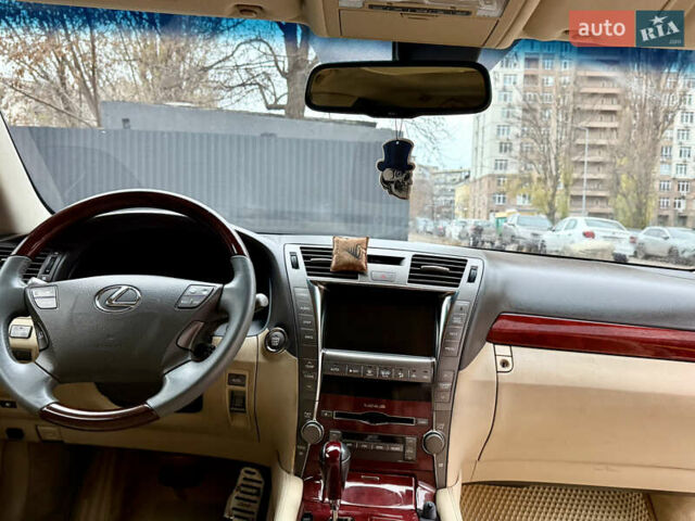 Чорний Лексус ЛС, об'ємом двигуна 4.61 л та пробігом 228 тис. км за 12300 $, фото 12 на Automoto.ua