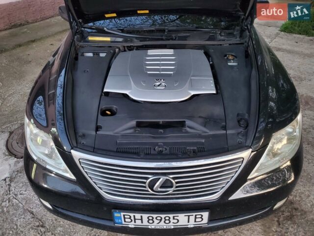 Черный Лексус ЛС, объемом двигателя 4.61 л и пробегом 200 тыс. км за 12999 $, фото 3 на Automoto.ua
