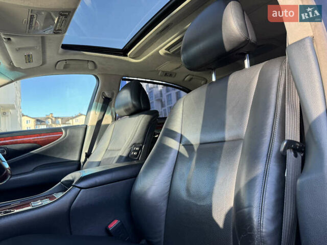 Черный Лексус ЛС, объемом двигателя 4.6 л и пробегом 251 тыс. км за 12500 $, фото 34 на Automoto.ua