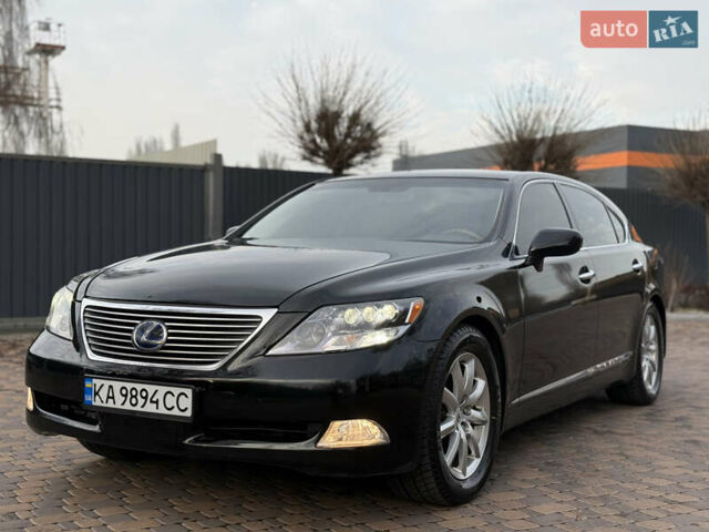 Черный Лексус ЛС, объемом двигателя 4.97 л и пробегом 222 тыс. км за 9900 $, фото 1 на Automoto.ua